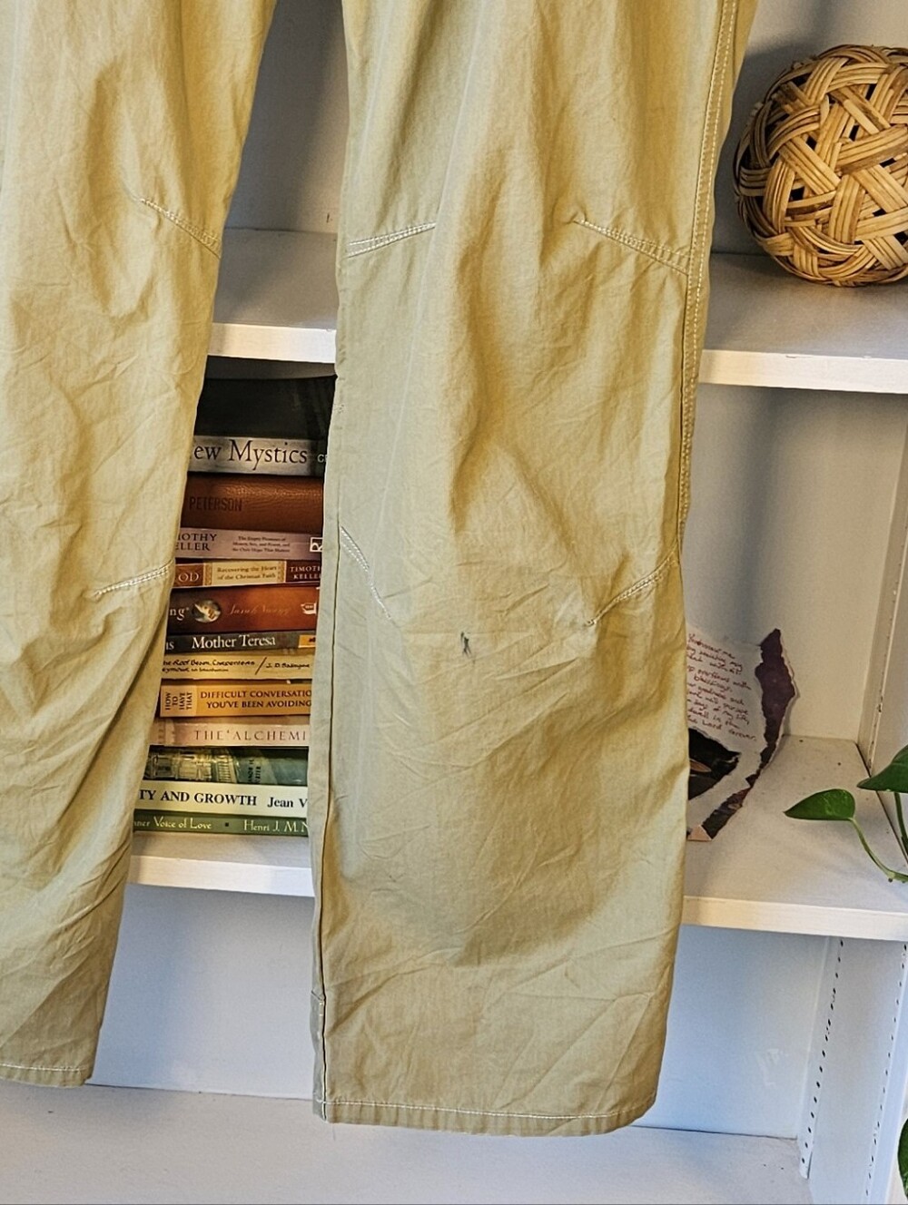 Kuhl Men's Revolvrs Pant Lightweight Light Khaki Size 34x30 Outdoor Workwear - Picture 10 of 15